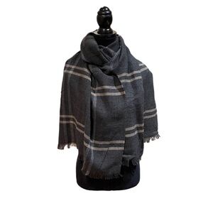 Lancioni Italy wool blend grey plaid print unisex gender neutral wrap scarf warm